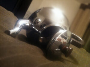 إنزكان: أب ينجو من الموت بضربة:”بَرَّاد شاي” ساخن من طرف ابنته لحظات قبل الإفطار