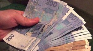 طريقة سهلة  للتعرف على أن النقود الورقية التي بيدك”مزورة”
