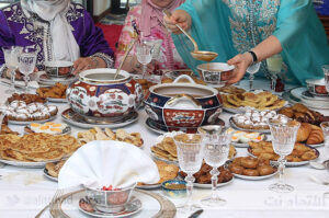 قرار تاريخي في إنجلترا بشأن صيام اللاعبين المسلمين! 12 morocco ramadan iftar food table9