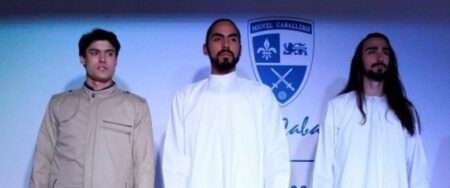 مصمم يقدم أزياء أنيقة ومضادة للرصاص.. ملك الأردن أحد زبائنه مصمم يقدم أزياء أنيقة ومضادة للرصاص.. ملك الأردن أحد زبائنه