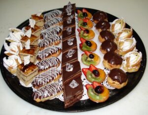 10 عادات غذائية وصحية خاطئة يجب تجنبها يوم عيد الفطر