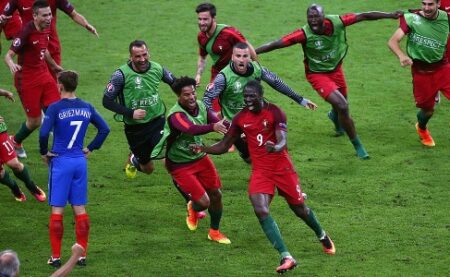 عااجل: البرتغال تفاجأ فرنسا، وتنتزع منها كأس يورو2016 من قلب الدار