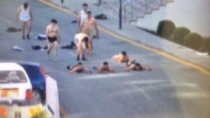 +صور: هكذا استسلم انقلابيو تركيا ب:”أجساد عارية”..