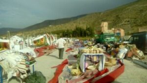 +فيديو خطير:رياح قوية وغريبة تدمر معرضا للصناعة التقليدية ساعات بعد افتتاحه، وخسائر فادحة يخلفها الحادث