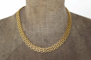 عااجل بإنزكان: سرقة سلسلة ذهبية بالعنف من عنق سيدة في الشارع العام.