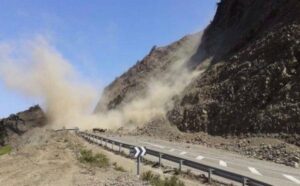 عاااجل: انهيار صخري يخلف ضحايا بينهم أطفال