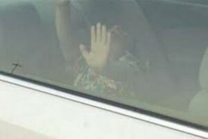 أب يترك طفله داخل سيارته لحضور حفل زفاف، فكانت النتيجة الصادمة