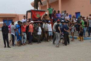 أكادير:(+صور).بحارة يحتجون و يغلقون مرفأ بشكل مفاجىء لهذا السبب: