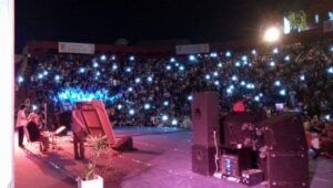 “ناس الغيوان” تلهب حماس شباب بنكيران باكادير، و”إيمازالن” يؤكدون “نحب حزب المصباح كثيرا لان له مبادئ كبيرة وشريفة”