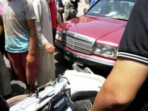 +صورة: الموت يخطأ راكب دراجة من نوع C90، في حادثة سير مثيرة