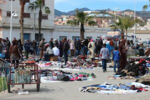 أكادير:عراك بالسيوف والهراوات بين باعة “خردة أوروبا”، وحصار هؤلاء يؤجج غضب المواطنين