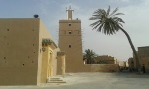 ظهور تشققات وعيوب في الجامع الكبير بـتيزنيت بعد أيام على “افتتاحه”