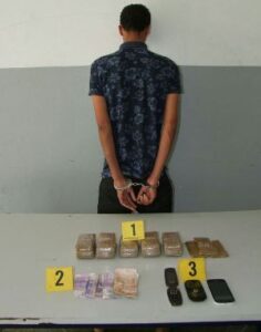 بالصورة:أمن أكادير يطيح بتاجر مخدرات ويحجز كمية مهمة من “الحشيش”