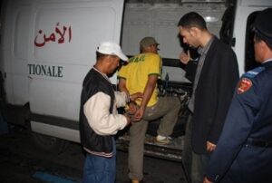 عصابة الأفارقة التي تروج "الكوكايين" بأكادير تقع في قبضة رجال الشرطة وضمنها فتاة، وهذه مفاجأة القضية 7 a 149