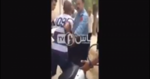 شرطي يتعرض للتشرميل،وراكب دراجة يهرب خلال العملية