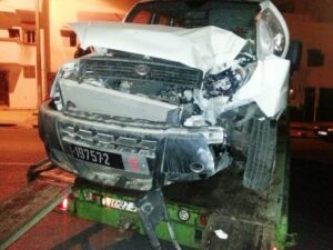 +صور: حادثة سير خطيرة بأكادير بطلها سائق سيارة الجماعة تتسبب في خسائر فادحة