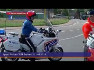 هكذا يتم توقيف السيارات وسط الطريق السيار ببلجيكا بطريقة قانونية