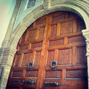 مجهولون يسرقون باب المسجد الكبير بتزنيت