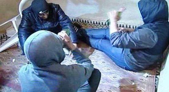 تفاصيل جلسة خمرية بين أب وابنه وصديقهما والتي انتهت بجريمة قتل بشعة