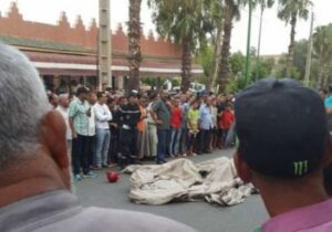 (+صور)مأساة:حافلة للنقل الحضري تفجر رأس شخص مسن كان يستعد لإقامة عرس لابنته يوم غد السبت بإحدى القاعات