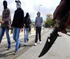 عصابة ملثمة تهاجم حفلا بالسيوف والسواطير بورزازات وهذه هي التفاصيل