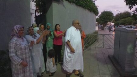 تفاصيل ليلة من الجحيم عاشها رئيس الحكومة في منزله تفاصيل ليلة من الجحيم عاشها رئيس الحكومة في منزله