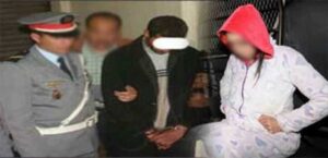 فضيحة:ضبط معلم متزوج بتيزنيت يمارس الجنس مع عشيقته داخل سيارته وإليكم التفاصيل