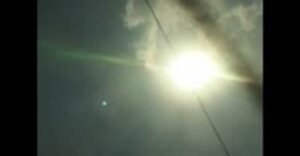 لحظة وفاة يمني في حادث مروع على الهواء مباشرة