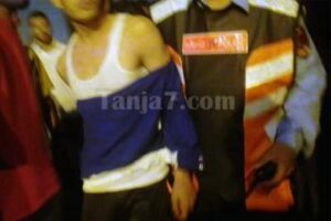 طريف: لص سرق هاتفا وسط البوليس