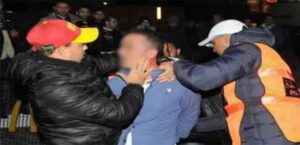 أمن أكادير يوقف مجرما مسلحا بسيف أبدى مقاومة شرسة لحظة إيقافه