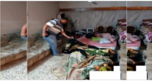 زوج يقتل زوجته بساطور داخل مرحاض بيت الزوجية بطريقة بشعة ويلوذ بالفرار