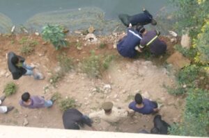 عااجل:شبان متهورون يعترضون سبيل فتاة ويرمون بها من أعلى قنطرة واد سوس