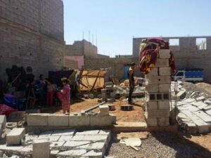 (+فيديو)عااجــل بأكادير:هدم بنايات عشوائية وسط صراخ النساء وتعزيزات أمنية حلت بالمكان