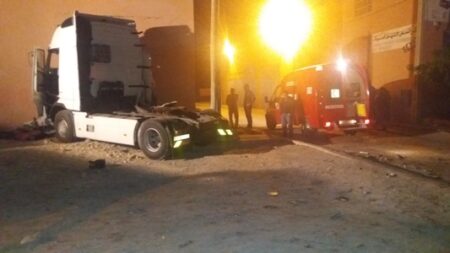 عاجل:وضع سائق شاحنة فاجعة سيدي بيبي ومساعده تحت الحراسة النظرية بمركز الدرك عاجل:وضع سائق شاحنة فاجعة سيدي بيبي ومساعده تحت الحراسة النظرية بمركز الدرك