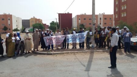 ذوو الحقوق بدوار تكاض سيدي بيبي يتظاهرون من أجل تسوية وضعيتهم