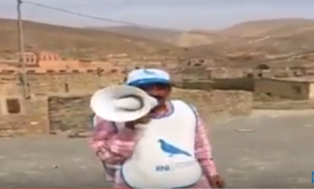 غريب بالفيديو: شخص يدعو الى التصويت على الحمامة لأنها"أنقذت رسول الله"