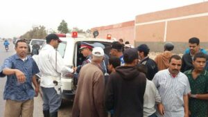 عااجل بالصور باشتوكة:سائق طاكسي يصدم صاحب دراجة نارية ويرسل الرديف إلى المستشفى في حالة صحية حرجة