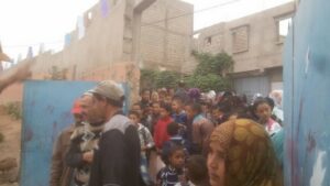 نساء الدراركة يخرجن في وقفة إحتجاجية عارمة ويهددن بمسيرة صوب أكادير