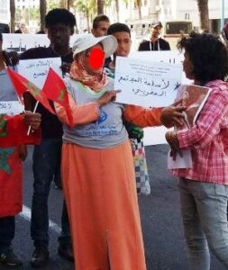 +فيديوهات: فضائح مسيرة “أخونة المجتمع”. وبنكيران يعلق عليها بالضحك، قائلا:”موعدنا 7 أكتوبر”