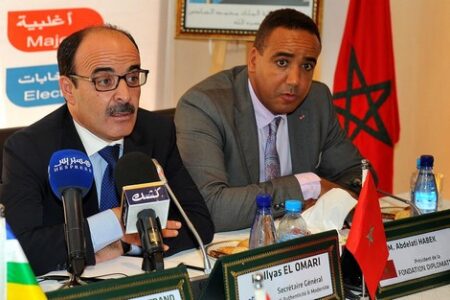 العماري يفجرها: لا وجود لكلمة إسلاميّ في القرآن .. والمغرب ليس عربيا العماري يفجرها: لا وجود لكلمة إسلاميّ في القرآن .. والمغرب ليس عربيا