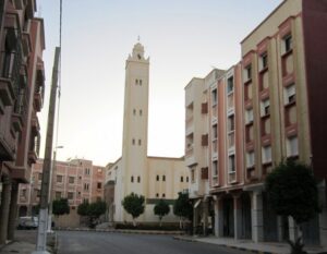 مُختل عقلي يحول حياة ساكنة حي الهدى بأيت ملول إلى "جحيم" 6 mosquée hay al houda AM