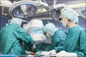 فريق طبي ينجح في إعادة زرع يد مبتورة بعملية جراحية دقيقة 12 operation1