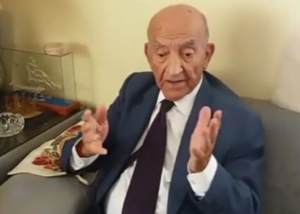 (+فيديو)وكلاء لوائح الاتحاد الاشتراكي يزورون الزعيم التاريخي لحزب الوردة ببيته عشية الحملة الانتخابية