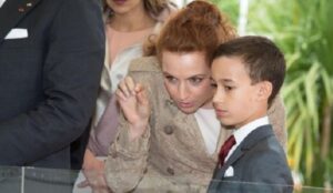 فيديو حصري :ولي العهد يشبه والده محمد السادس في هواية تربية الكلاب