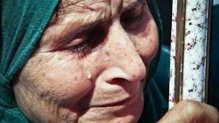 فضيحة:شاب في العشرينات من عمره يكبل مسنة عمرها 80 سنة ويغتصبها بطريقة وحشية بحي الداخلة فضيحة:شاب في العشرينات من عمره يكبل مسنة عمرها 80 سنة ويغتصبها بطريقة وحشية بحي الداخلة