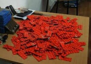 تفكيك عصابة الأقراص المهلوسة يطيح بصيدلاني وموزع أدوية وإليكم التفاصيل