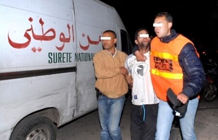 الأمن يعتقل شخصا اختطف فتاة ذات 4 سنوات من أمام منزلها بدافع الانتقام من والديها الأمن يعتقل شخصا اختطف فتاة ذات 4 سنوات من أمام منزلها بدافع الانتقام من والديها