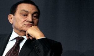 قصة أسر حسني مبارك في حرب الرمال بالمغرب