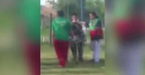 شاهد ماذا فعلت الساكنة برجل طعن فتاتين بسكين