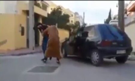 مثير: الأمن ينهي نشاط عصابة سطت على دار الأطفال بطريقة هوليودية وأبدت مقاومة شرسة لحظة إيقافها مثير: الأمن ينهي نشاط عصابة سطت على دار الأطفال بطريقة هوليودية وأبدت مقاومة شرسة لحظة إيقافها